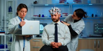 74 proc. firm z sektora zdrowie planuje wzrost inwestycji w AI